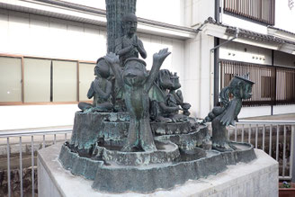 秋芳洞で出逢った「禅師かっぱ」.室町時代に雨乞祈願をした寿円禅師と行動をともにしたかっぱたちのようです