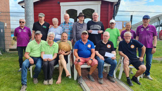 Turniersieger Schleusen-Cup Brunsbüttel 2024 (vordere Reihe von 1. - 3. links)