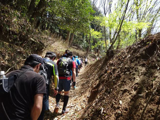ケーブル比叡手前の登りは当然歩きです。これは走れないです。