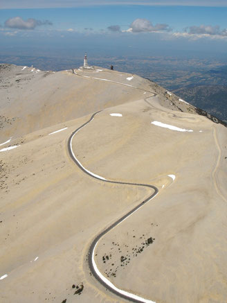 der Wind umtoste Mont Ventoux 1909 m