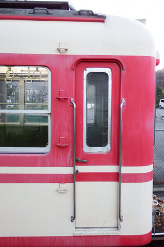 2.車両側面のステップ - 29.2km -神鉄粟生線ファンサイト- 2.車両側面のステップ - 29.2km -神鉄粟生線ファンサイト-
