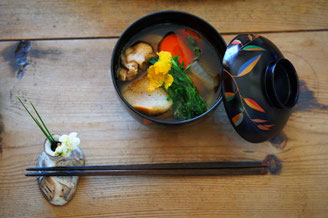 仲本律子　陶芸作家　ブログ　女性陶芸家　茨城県笠間市 　謹賀新年　お雑煮