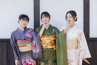 愛知県　扶桑町のフォトスタジオ　【f-st.】Photo studio レンタル振袖　ロケーション撮影　三姉妹