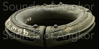 Toroid ankle bracelet. Angkorian period. Bangkok Museum.