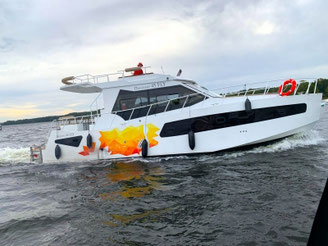 Hausboot NAUTINER 40.3 | 6+2 Kojen, 3 Schlafkabinen, 2 Bäder | ohne Führerschein