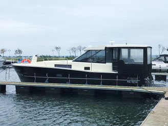Hausboot NAUTIKA 1000 PLUS| 6+2 Kojen, 3 Schlafkabinen | ohne Führerschein
