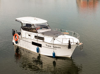 Hausboot NAUTIKA 830 | 6 Kojen, 2 Schlafkabinen | ohne Führerschein
