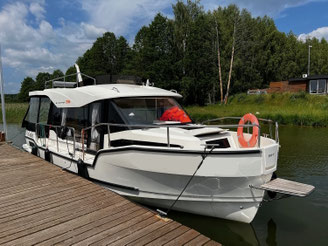 Hausboot SUNCAMPER 30 PLUS| 4+2 Kojen, 2 Schlafkabinen | ohne Führerschein