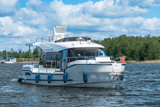 Hausboot SUNCAMPER 30 PLUS| 4+2 Kojen, 2 Schlafkabinen | ohne Führerschein