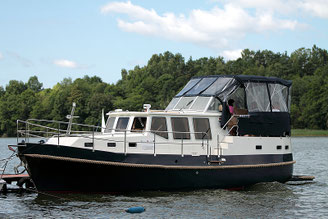 Hausboot NAUTINER 40.3 | 6+2 Kojen, 3 Schlafkabinen, 2 Bäder | ohne Führerschein