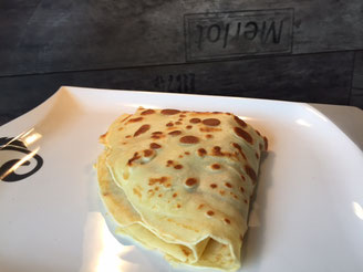 original Crepes Rezept mit Erbeeren und Nutella