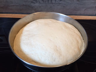 Beste Foccacia Rezept nach Jamie Oliver mit Rosmarin und Olivenoel
