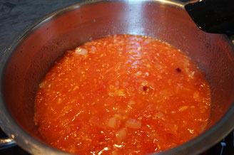 Spaghetti mit schneller Basilikum Tomatensosse