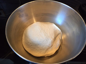 Beste Foccacia Rezept nach Jamie Oliver mit Rosmarin und Olivenoel