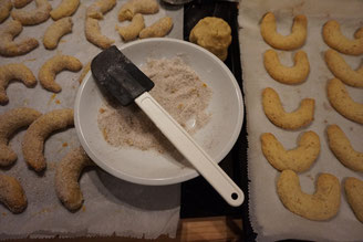 einfache Bourbon - Vanillekipferl nach Omas Rezept