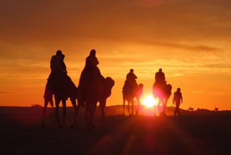 Coucher de soleil dans le Sahara