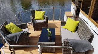 Hausbootferien für 2-4 Personen in Brandenburg | Hausboot - Bugterrasse | Die Bootschaft