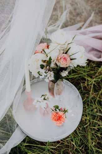 Gartenhochzeit, Sektgläser, Weingläser, Wassergläser, Kerzenständer, Vasen mieten