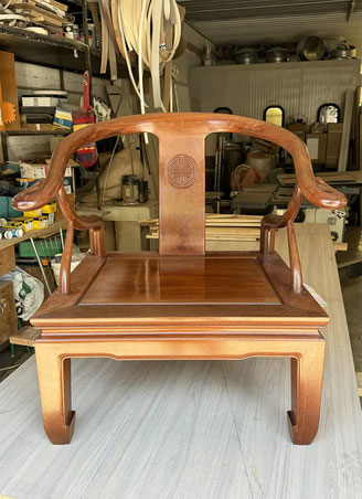 Restauration de meubles en bois, teintes, vernis et patines