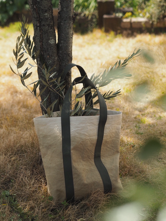 Cargo Shipのオリーブ帆布シリーズのバッグで大きめの