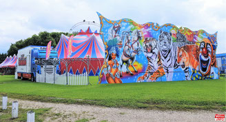 Le cirque Europa au domaine de la Cour Roland à Jouy-en-Josas.