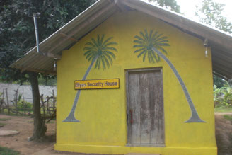 Eliya´s Security Haus am Eingang der Anlage (dient als Werkzeuglager)
