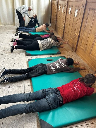 Tägliche Sportstunde im Autismuszentrum, bei der ich die Klientinnen motiviert und unterstützt habe.