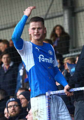 Kapitän Florian Foit geht von Bord - Foto: pin