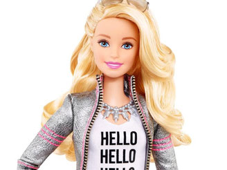 Die vernetzte «Hello Barbie» kann sich mit den Kindern unterhalten. Foto: Mattel/dpa)