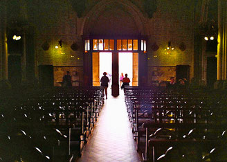 Kirche über der Erscheinungsgrotte