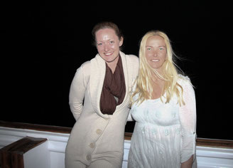 Ines, unsere wundervolle Büro-Fee und Chris an Bord der Blue Waves