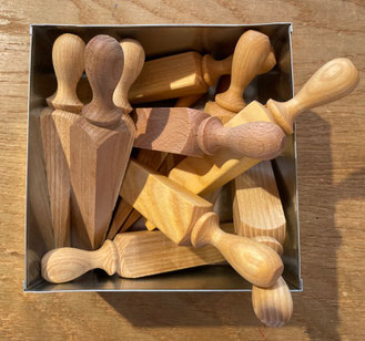 Der Gartenhandschuh "Gant tous Travaux" vom französichen Handschuhspezialisten Rostaing ist ein wunderbar verarbeiteter Lederhandschuh für die Gartenarbeit von www.the-golden-rabbit.de