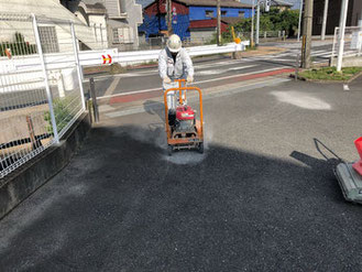  北九州市　区画線工事　ライン消し施工例