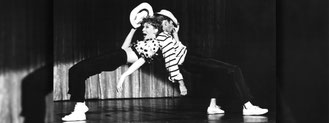 Gwen Verdon (Lola) et Stephen Douglass (Joe)