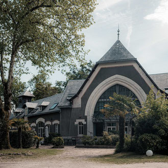 Les écuries du Château Belle Epoque dessinées par Gustave Eiffel, gîtes maintenant