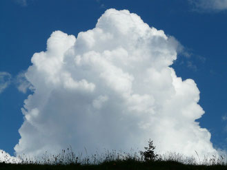 雲の写真、Hans BraxmeierによるPixabayからの画像