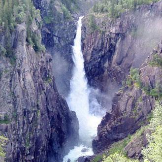 Rjukanfossen is a 104 meters high waterfall (photographer: Gustavsen)