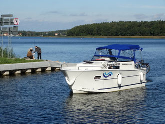 Hausboot NAUTIKA 830 BASIC | 4+2 Kojen, 1 Schlafkabine | ohne Führerschein