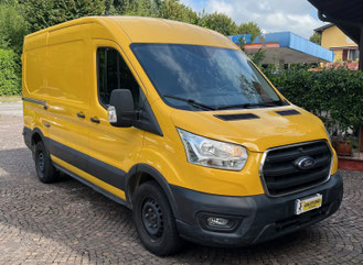 Volkswagen Ford Transit in occasione a Brescia uscito dal casello autostradale di Rovato a 15 min. da Bergamo