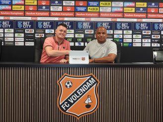Technisch directeur Patrick Busby bezegeld met ValidSign, en een ferme handdruk de overeenkomst......