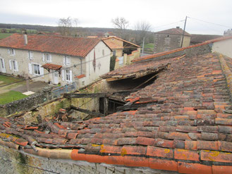 Rénovation charpente couverture et zinguerie sur Tourriers  en Charente