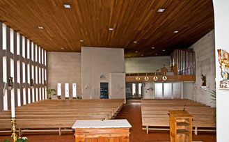 Südwand Fenster Pfarrkirche Mariä Himmelfahrt in Brigels