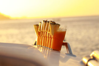 Cocktails auf der Yacht bei Yacht-Urlaub