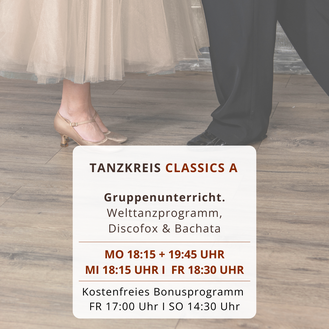 Fröhliches Paar tanzt lächelnd Walzer, Tango, Discofox, Salsa, Bachata, Jive in der Tanzschule Dance Inn Hattingen an der Ruhr unter der persönlichen Leitung von Tanzlehrerin Svenja Fröhlich, geb. Petry.