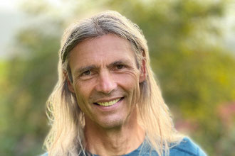 Bernhard Huber leitet die Online-Tarot-Seminare
