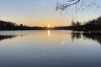 Der Holzöstersee, Ort des ESSENZ-Trainings im Frühjahr