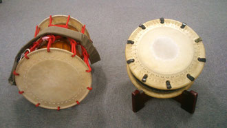 締獅子太鼓(左)と締太鼓(右)