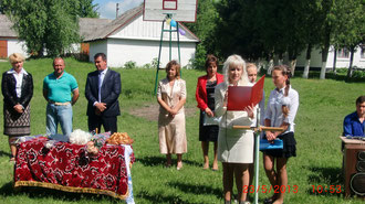 Директор Жашківського РЦСССДМ вітає учнів Житницької ЗОШ зі святом Останнього дзвоника