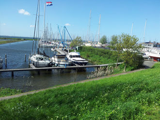 Yachthafen von Andijk, nur wenige Meter entfernt