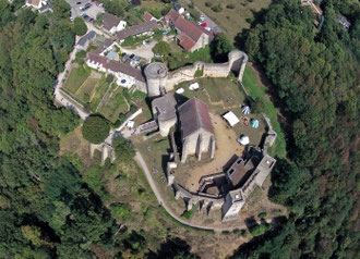 Vue aérienne du château de la Madeleine.